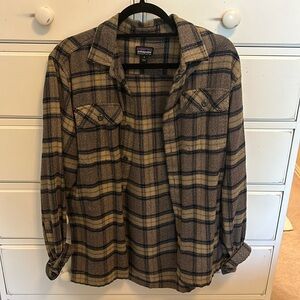 Men’s Patagonia Plaid Mid-weight Flannel